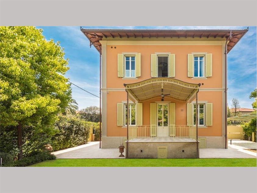casa indipendente in vendita a Forte dei Marmi