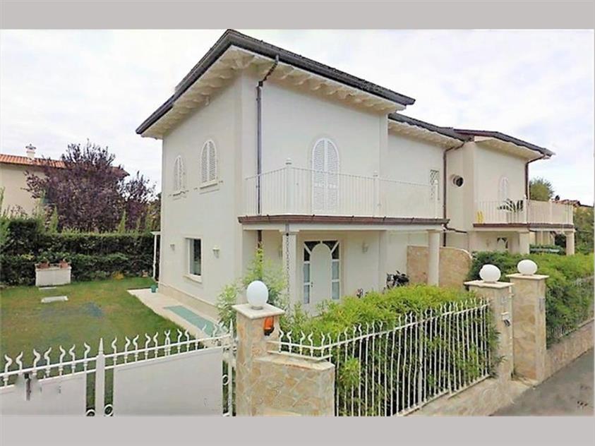 casa indipendente in vendita a Forte dei Marmi