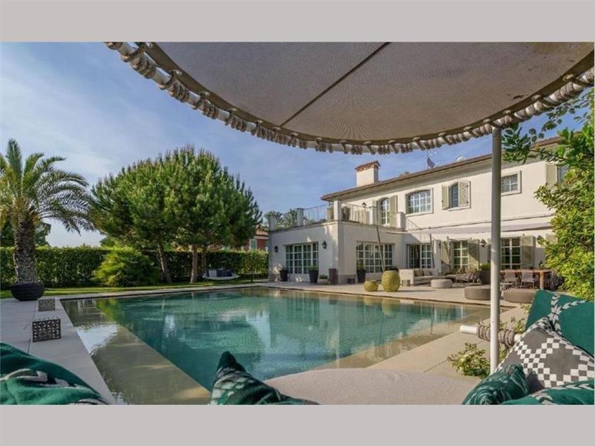 casa indipendente in vendita a Forte dei Marmi