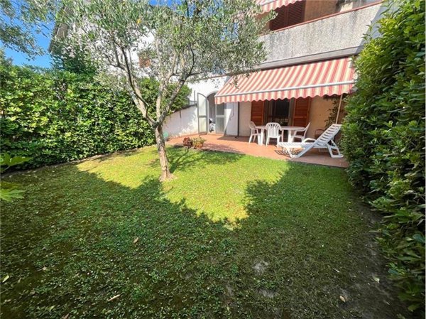 casa indipendente in vendita a Forte dei Marmi