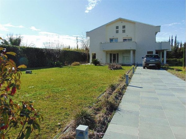 casa indipendente in vendita a Forte dei Marmi