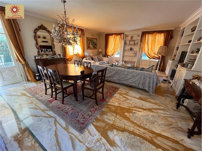 casa indipendente in vendita a Forte dei Marmi