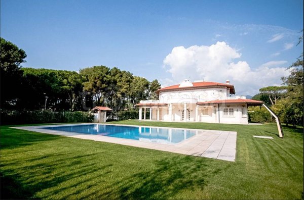 casa indipendente in vendita a Forte dei Marmi