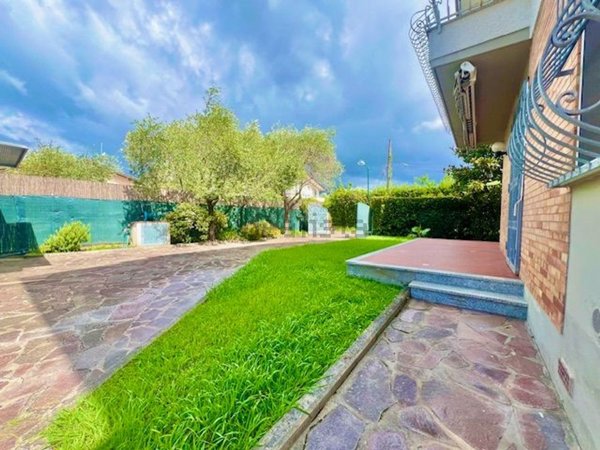 casa indipendente in vendita a Forte dei Marmi