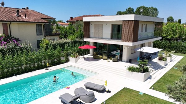 casa indipendente in vendita a Forte dei Marmi