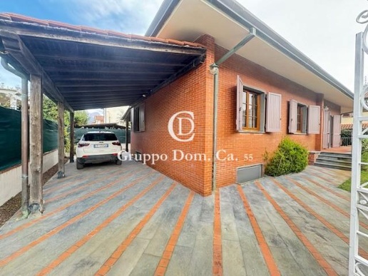 casa indipendente in vendita a Forte dei Marmi