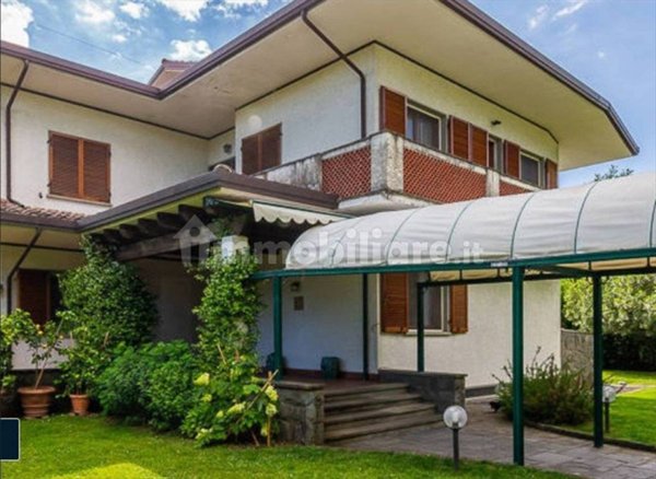 casa indipendente in vendita a Forte dei Marmi