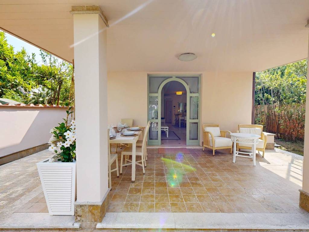 casa indipendente in vendita a Forte dei Marmi in zona Vittoria Apuana