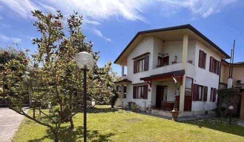casa indipendente in vendita a Forte dei Marmi