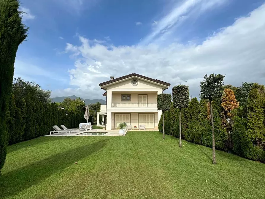 casa indipendente in vendita a Forte dei Marmi in zona Vittoria Apuana