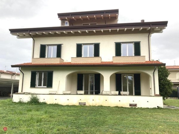 casa indipendente in vendita a Forte dei Marmi