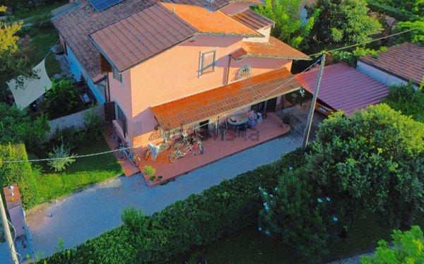 casa indipendente in vendita a Forte dei Marmi