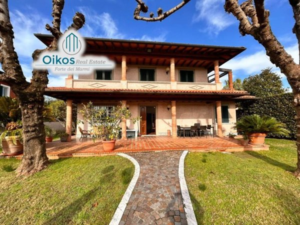 casa indipendente in vendita a Forte dei Marmi
