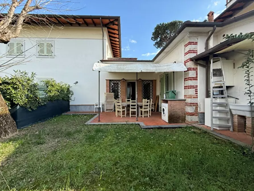 casa indipendente in vendita a Forte dei Marmi