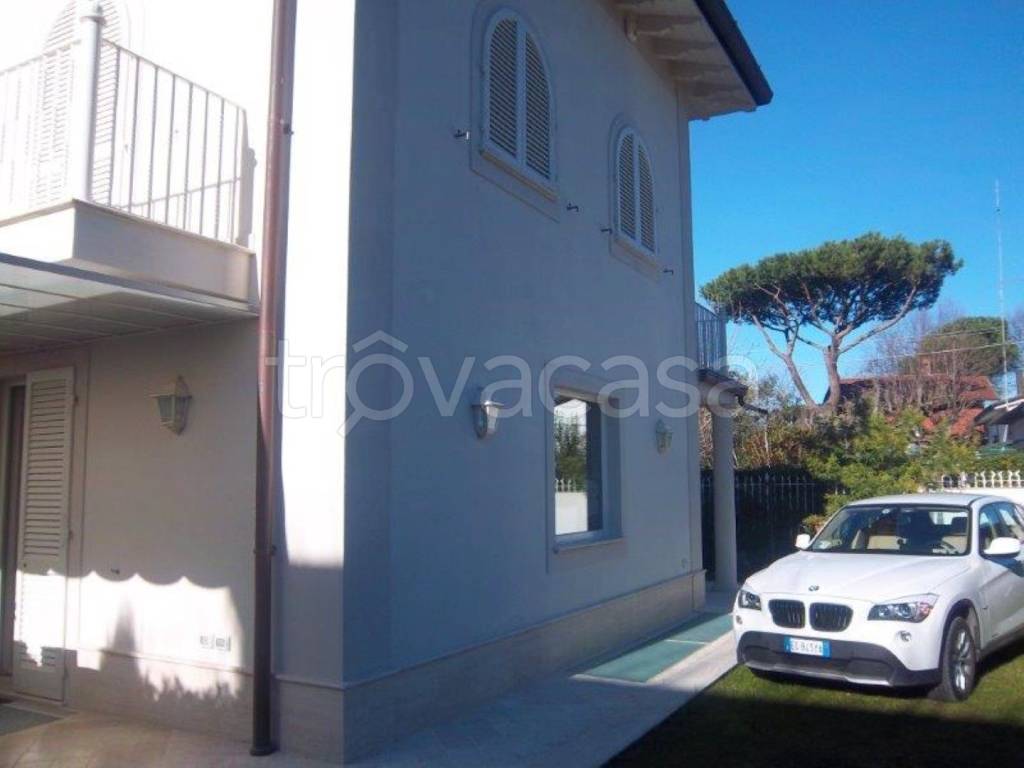 casa indipendente in vendita a Forte dei Marmi
