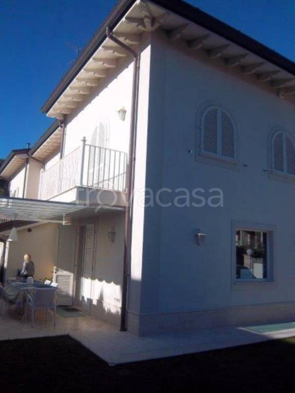 casa indipendente in vendita a Forte dei Marmi