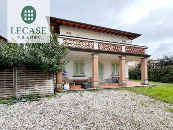 casa indipendente in vendita a Forte dei Marmi