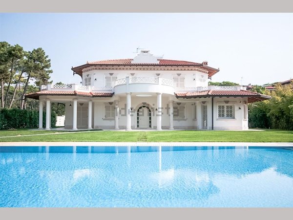 casa indipendente in vendita a Forte dei Marmi