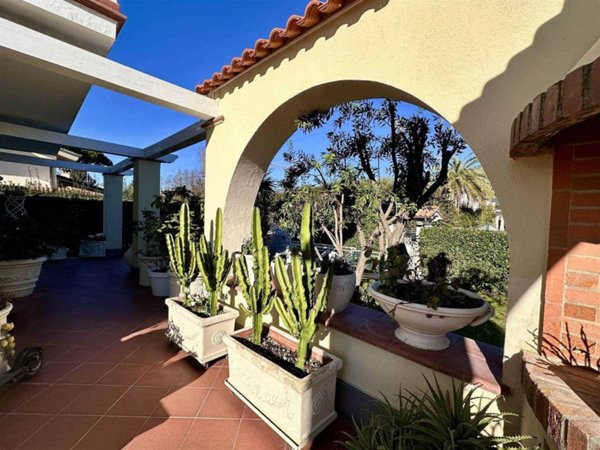casa indipendente in vendita a Forte dei Marmi