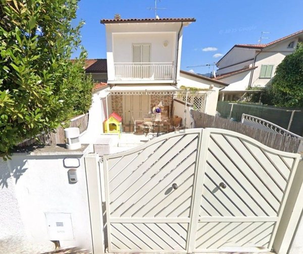 casa indipendente in vendita a Forte dei Marmi