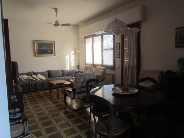 casa indipendente in vendita a Forte dei Marmi in zona Vittoria Apuana