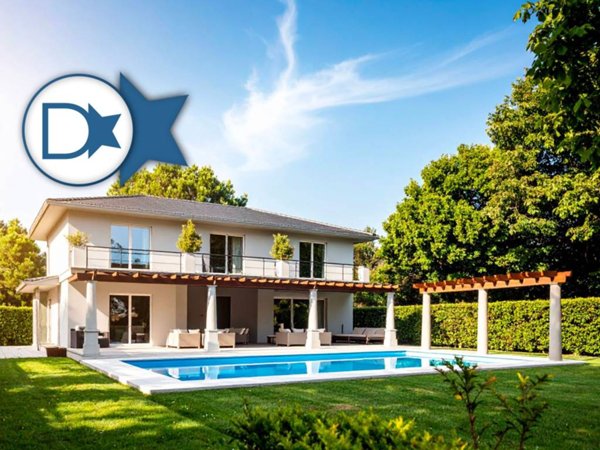 casa indipendente in vendita a Forte dei Marmi in zona Roma Imperiale