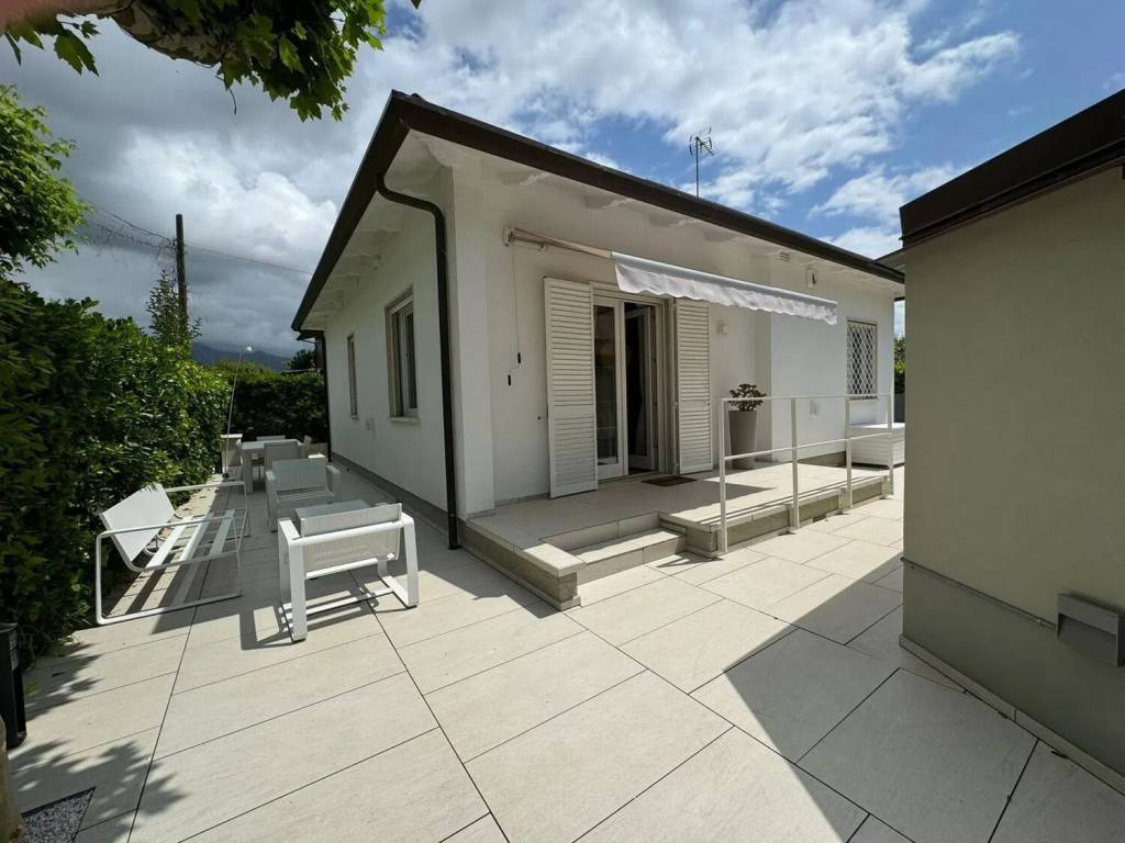 casa indipendente in vendita a Forte dei Marmi