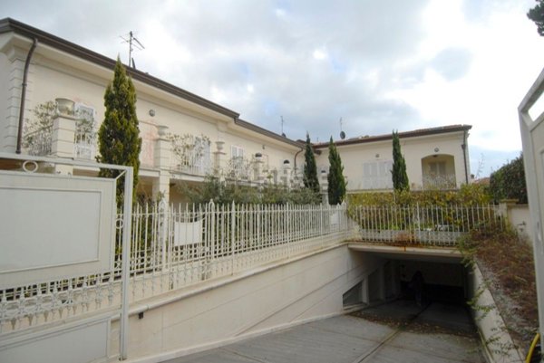 casa indipendente in vendita a Forte dei Marmi