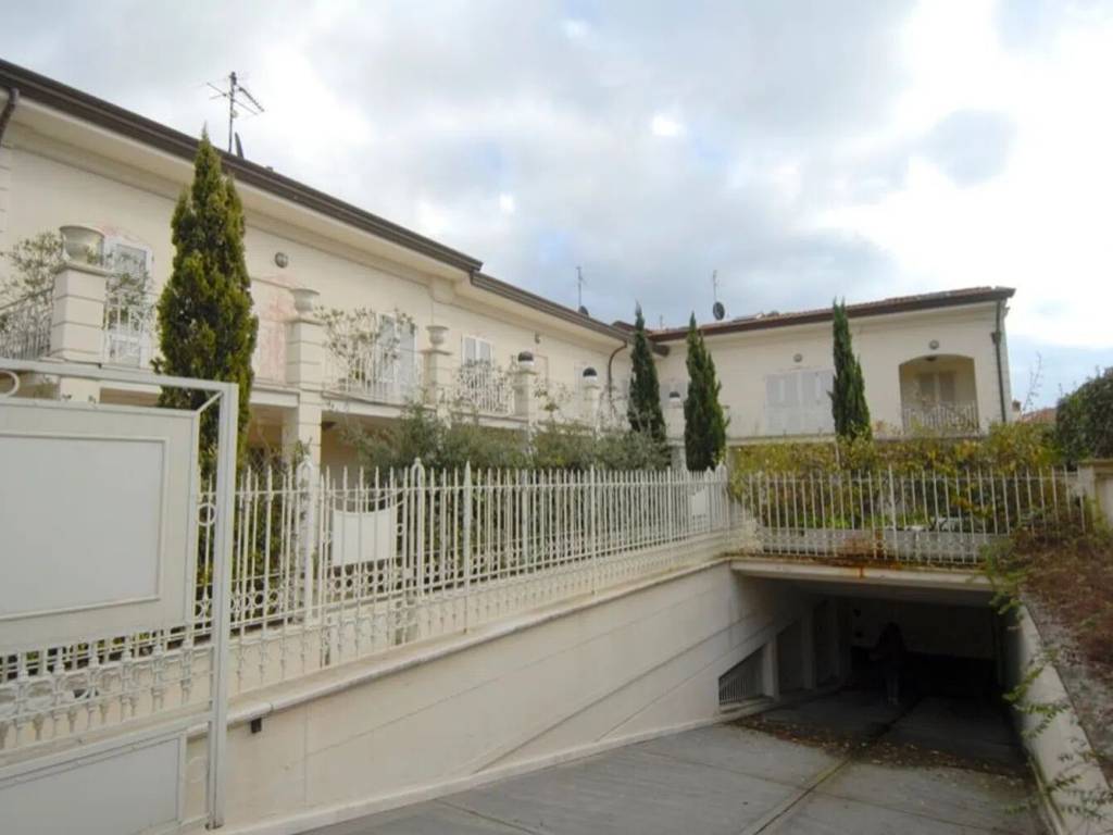 casa indipendente in vendita a Forte dei Marmi