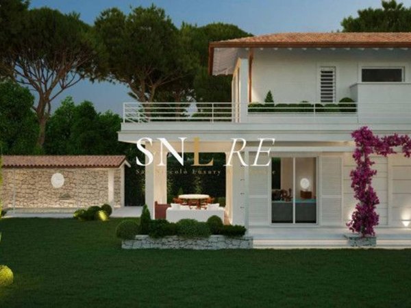 casa indipendente in vendita a Forte dei Marmi in zona Vittoria Apuana