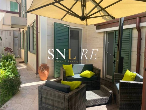casa indipendente in vendita a Forte dei Marmi