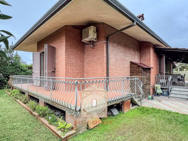 casa indipendente in vendita a Forte dei Marmi