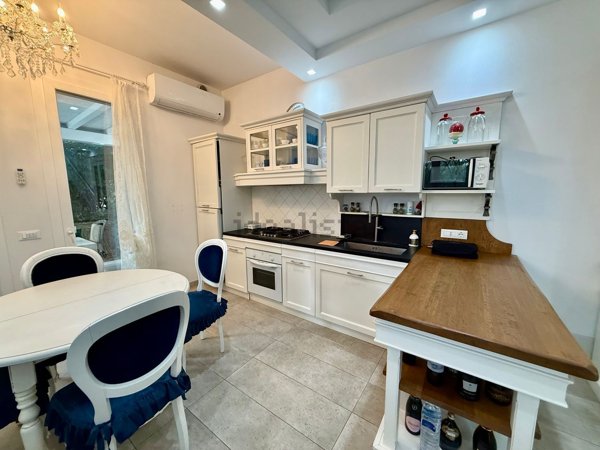 casa indipendente in vendita a Forte dei Marmi