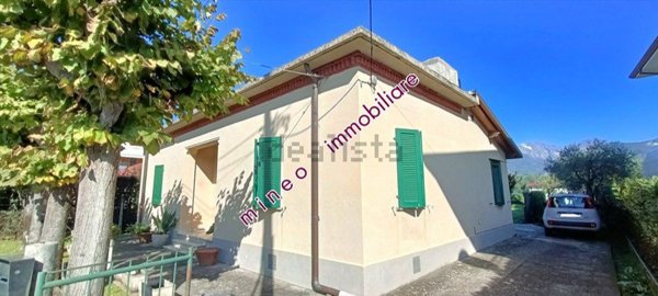 casa indipendente in vendita a Forte dei Marmi in zona Vaiana
