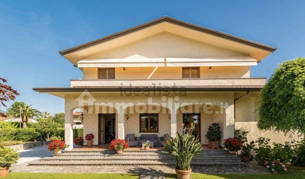 casa indipendente in vendita a Forte dei Marmi in zona Vaiana