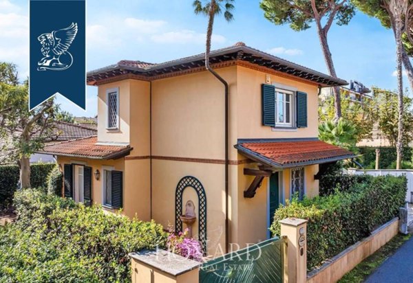 casa indipendente in vendita a Forte dei Marmi