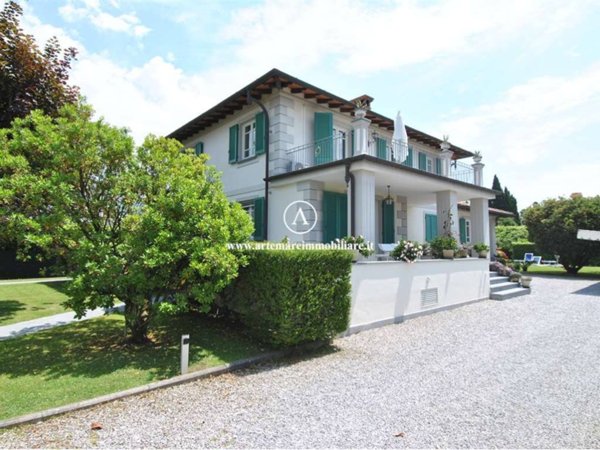 casa indipendente in vendita a Forte dei Marmi