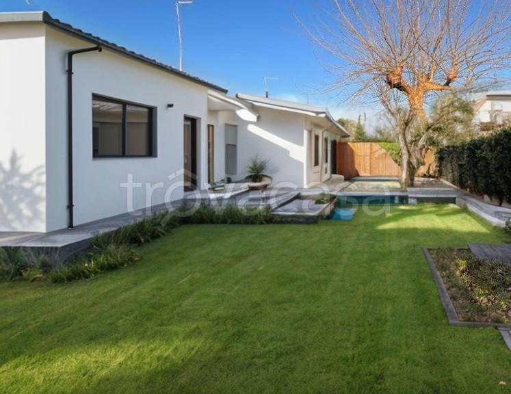 casa indipendente in vendita a Forte dei Marmi in zona Vittoria Apuana