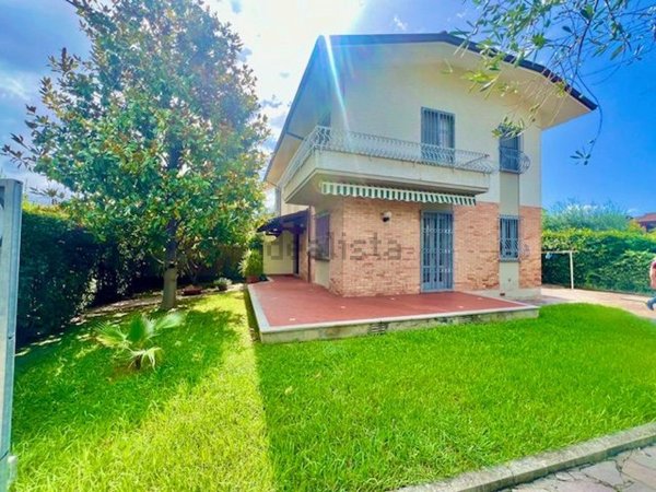 casa indipendente in vendita a Forte dei Marmi