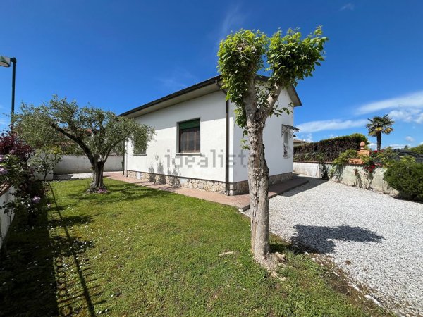 casa indipendente in vendita a Forte dei Marmi in zona Vittoria Apuana