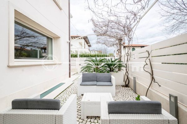 casa indipendente in vendita a Forte dei Marmi
