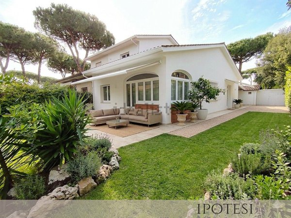 casa indipendente in vendita a Forte dei Marmi