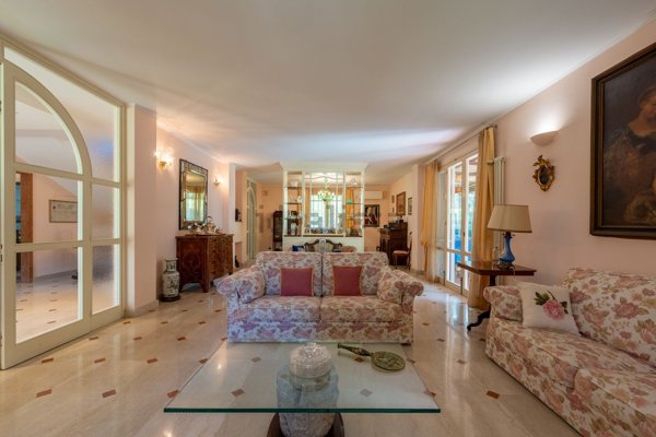 casa indipendente in vendita a Forte dei Marmi