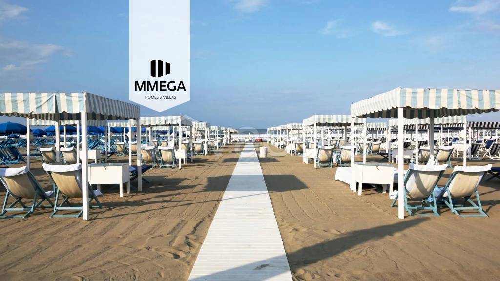 negozio in vendita a Forte dei Marmi in zona Roma Imperiale