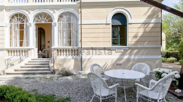 casa indipendente in vendita a Forte dei Marmi in zona Roma Imperiale