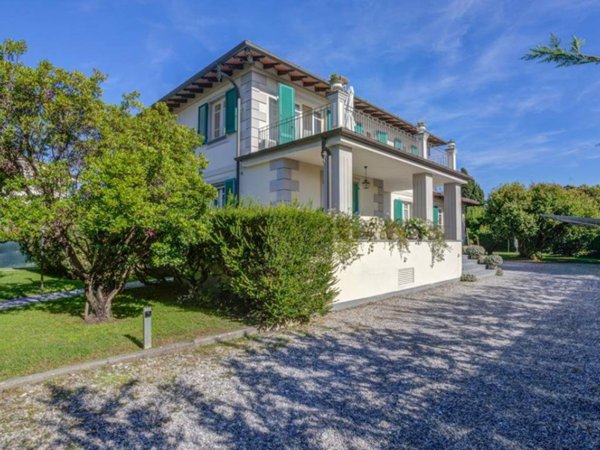 casa indipendente in vendita a Forte dei Marmi