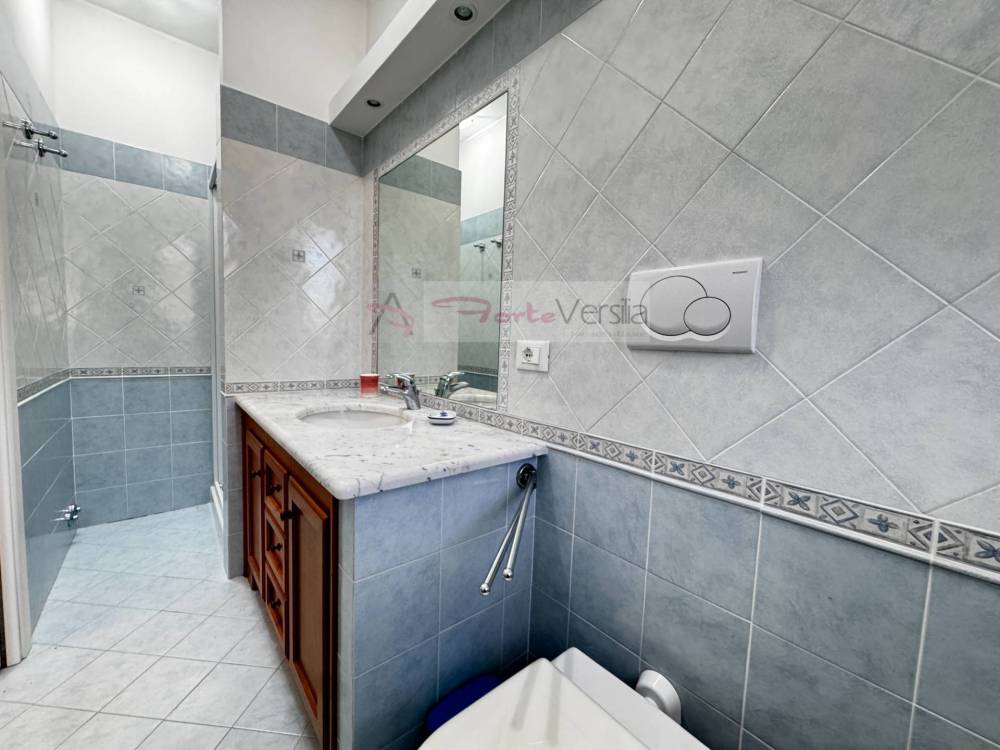 casa indipendente in vendita a Forte dei Marmi in zona Vittoria Apuana