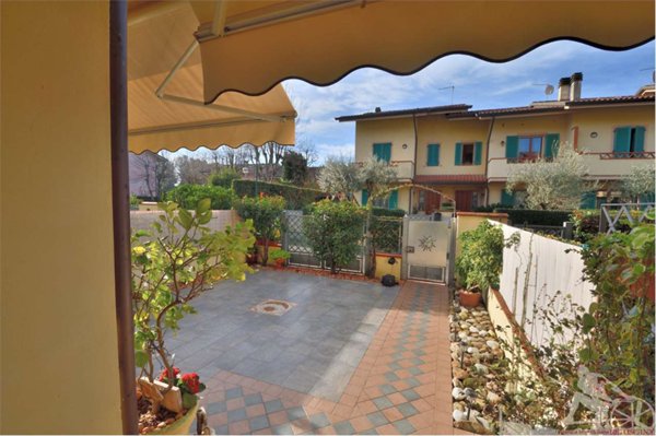 casa indipendente in vendita a Forte dei Marmi in zona Vittoria Apuana