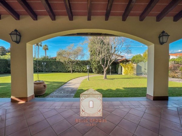 casa indipendente in vendita a Forte dei Marmi