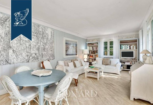 appartamento in vendita a Forte dei Marmi in zona Roma Imperiale